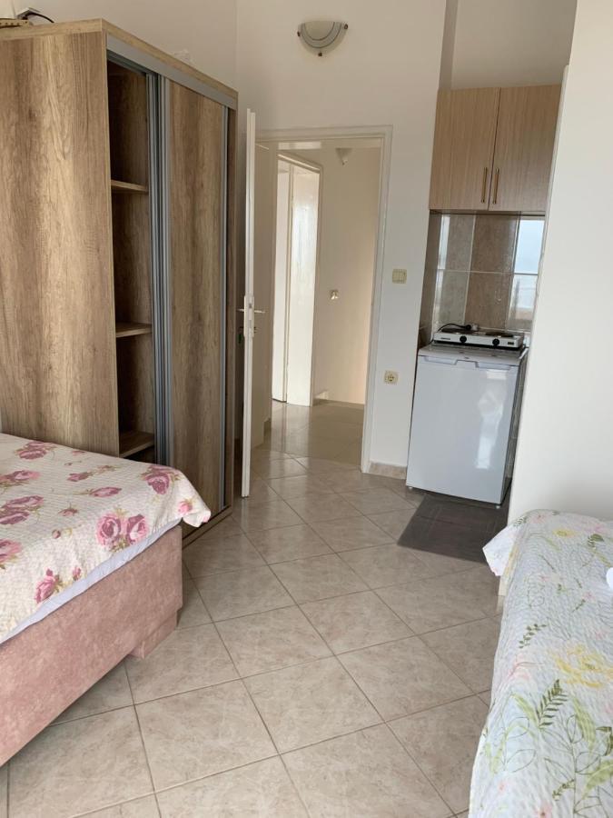 Apartments Adrian Ulcinj Esterno foto